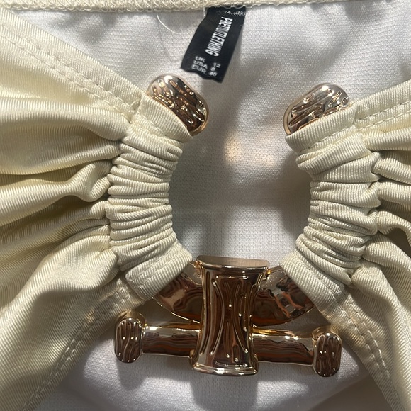 Pretty little thing bikini top - Picture 3 of 4